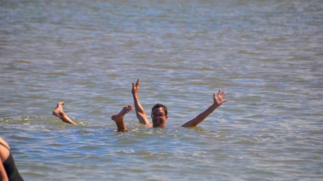 During our boating excursions in Favignana, we relax, get in the water and cool off with some refreshing fun! 